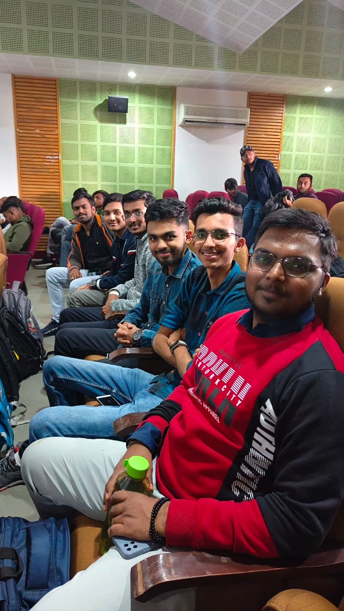 LaxdipPatel's tweet photo. The Team Ready For #grandfinale of #AzadiKaAmritMahotsav Hackathon 2022 at KPGU, Vadodara
@imhardikrathod @DarkAntiVirus
@b_divakarsinh @fantasticHENIL @Parthprajapatie
#Hackathon #AzadiKaAmritMahotsav #India #vadodara #KPGU #finalhackathon https://t.co/1zOaSsLQbI