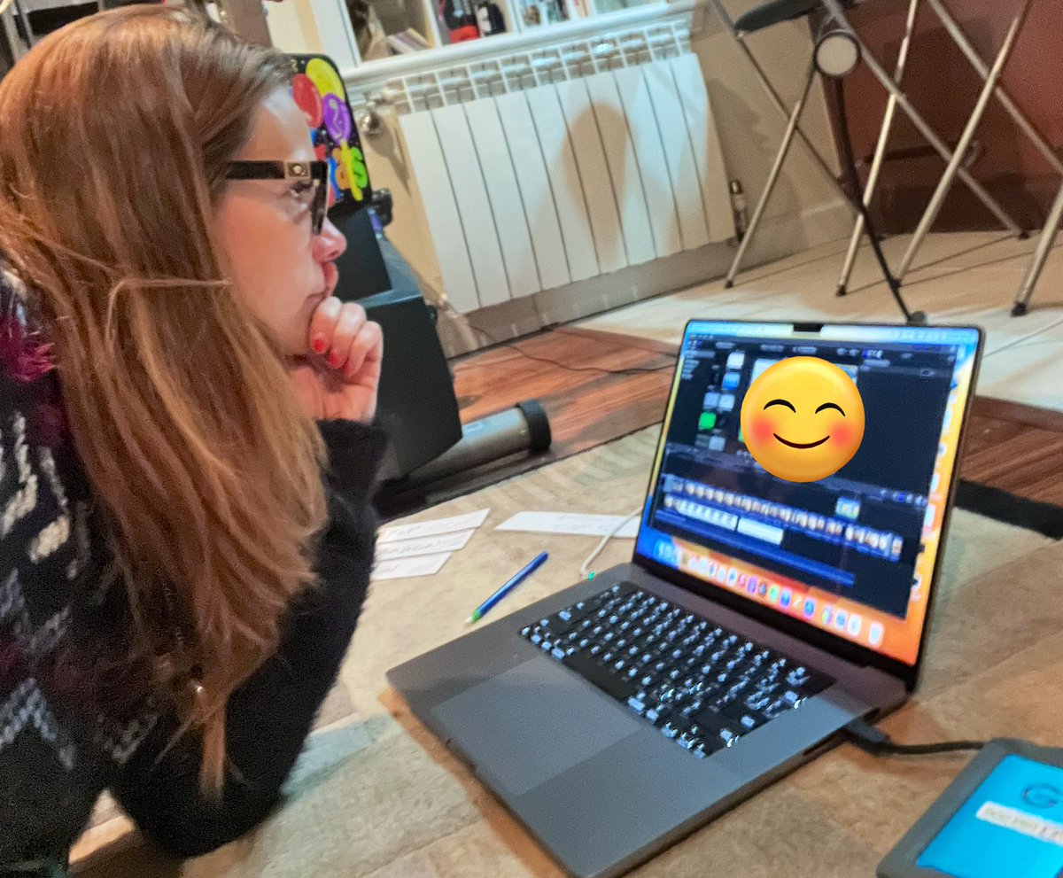 traceybwilson's tweet image. Excited about my accountability group with @MakeYourShowCo

My goal is to share more of the creative journey as I edit my first doc feature!

Sometimes I edit on the rug &amp;amp; then just lay down &amp;amp; listen to make sure I can hear the story ☺️

#MakeYourShow #creativitygoals #teamwork