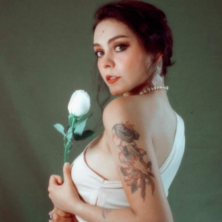 AKREMORFIN's tweet photo. Esta semana estaremos trabajando sobre la #entrevista a la Cantante mexicana y multi-instrumentalista @FabiolaSimac quien presenta su NUEVO sencillo "Solace Infinito".
#FabiolaSimac #SolaceInfinito #DREAMWISHMAKERMUSIC https://t.co/qZpFFzHjBL