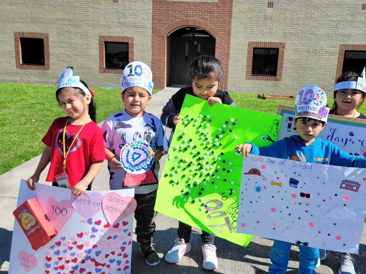 msluna404's tweet photo. 100 days of PreKinder 2022-2023 @Jones_AISD https://t.co/Bs2Q1L78k2