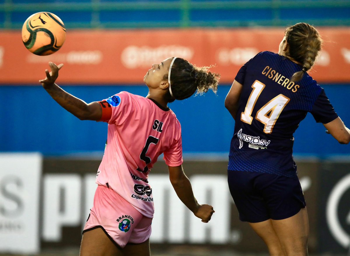 #SaoPedroBS 4-2 #BS_UES 

Sao Pedro BS de Brasil ganó con un contundente marcador al equipo universitario.
<a href="/BeachSoccer_WW/">BeachSoccerWorldwide</a>
#AmericanWinnersCup2023
📸 De INDES