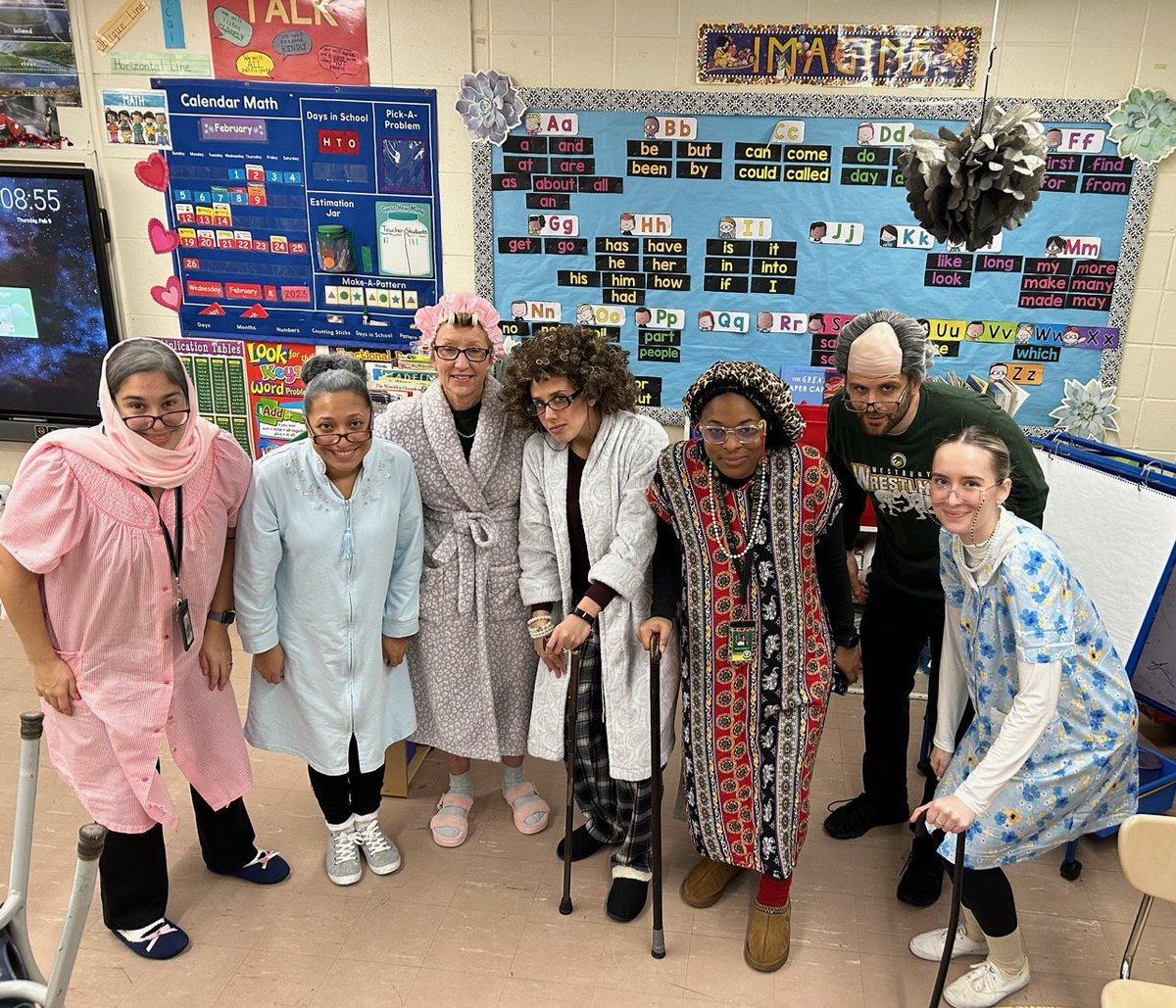 Park Ave students (and staff) celebrating the 100th Day of School!💯🎊