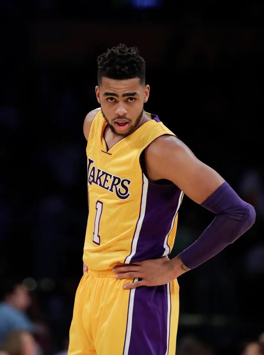 SI Photo Blog — Los Angeles Lakers rookie D'Angelo Russell puts