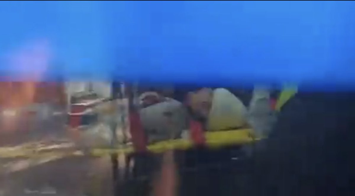 c4jimenez's tweet photo. LA DEJARON MORIR
Lorena fue en enero a la @FiscaliaCDMX en @AlcaldiaMHmx para denunciar q su exnovio la agredía.
Como no estaba lesionada, le dijeron q no había delito y la batearon.
Ayer ese tipo le disparó.
Hoy está muerta.

Si historia en @multimediostv a las 6 https://t.co/N6u7Ln2FGJ