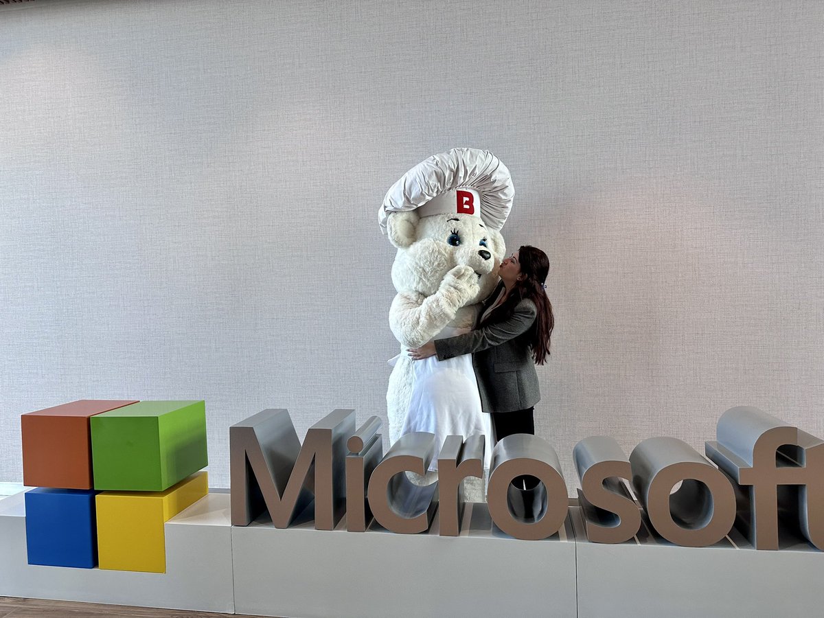 El osito Bimbo se sonrojó... con el cariño de siempre #MicrosoftLife #Grupo_Bimbo