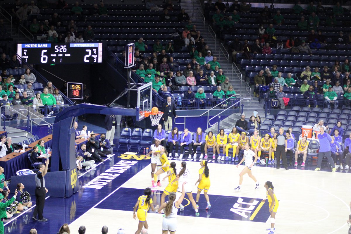 TNNDN's tweet photo. Some shots from tonight's 1st half of @NDWBB vs @Pitt_WBB 

#NotreDame leads #Pitt 33-28.  
Citron leads the #Irish with 7 points, Westbeld has 6 rebounds, Miles has 4 assists.

#GoIRISH #BeatPanthers #ProtectPurcell https://t.co/WE8TFUgpSN
