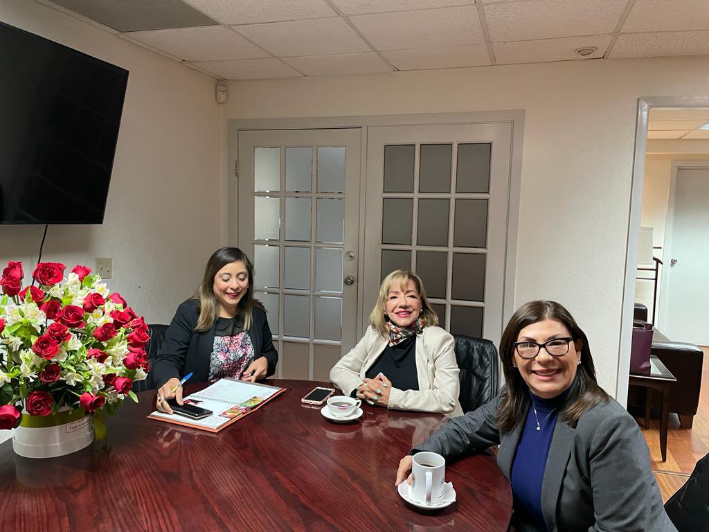Atendiendo a la política del gobernador Durazo de empoderamiento económico de las mujeres, se llevó a cabo reunión de trabajo entre la Secretaría de Economia y la titular del ISM, para promover cooperativas de mujeres y otros beneficios .