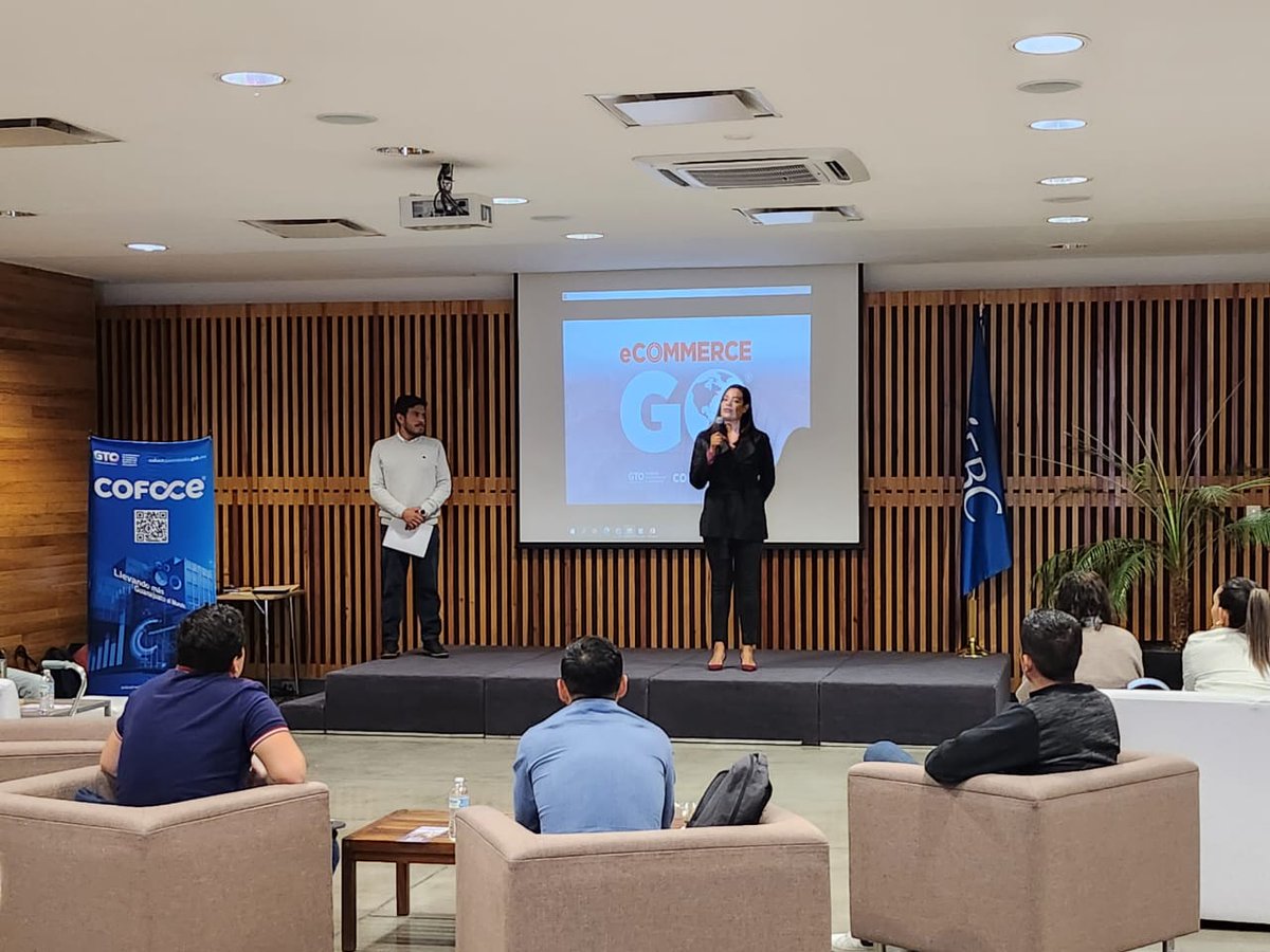 COFOCE's tweet photo. ¡#EcommerceGO ya arrancó! 🤩 El día de hoy oficialmente dimos inicio al seminario más completo en comercio electrónico transfronterizo 🌐 del Estado con el objetivo de seguir capacitando a más empresas de #Guanajuato 💙 hacia su internacionalización. ✈🌎
Checa las fotos 👇📸 https://t.co/ZRY5b8Dh4i