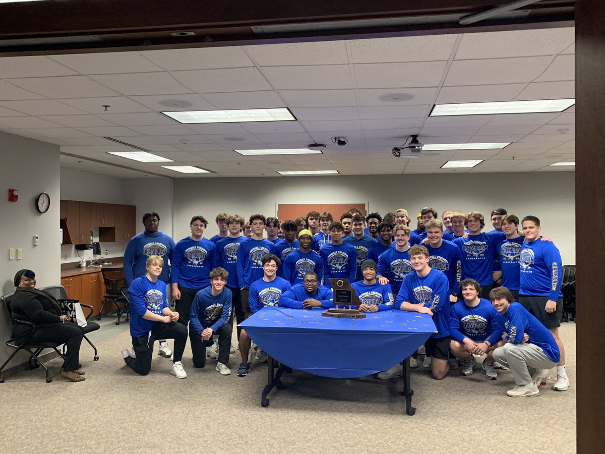 FHVikings's tweet photo. FB being recognized at the BOE meeting tonight. https://t.co/yGgwpiMUwP