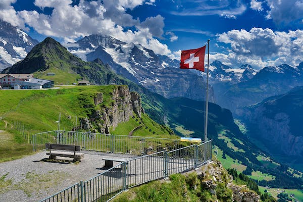 How to Obtain a Residence Permit in Switzerland for Retirees
photowinds.com/how-to-obtain-…

#Residencepermit #Switzerland #Retirement #Travel #Europe #permanentresidence