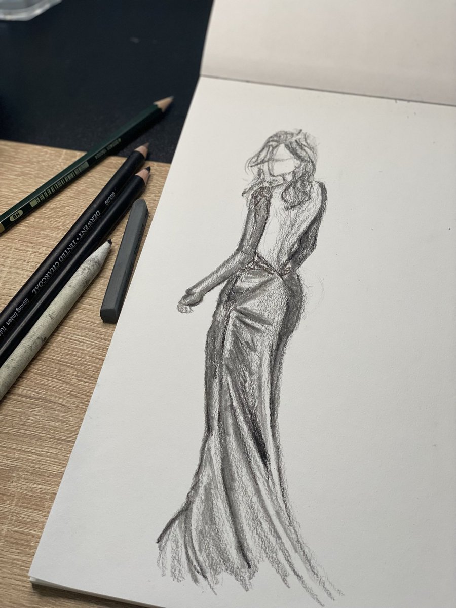 My kind of meditation 🖤

#fashionsketch #fashionartist