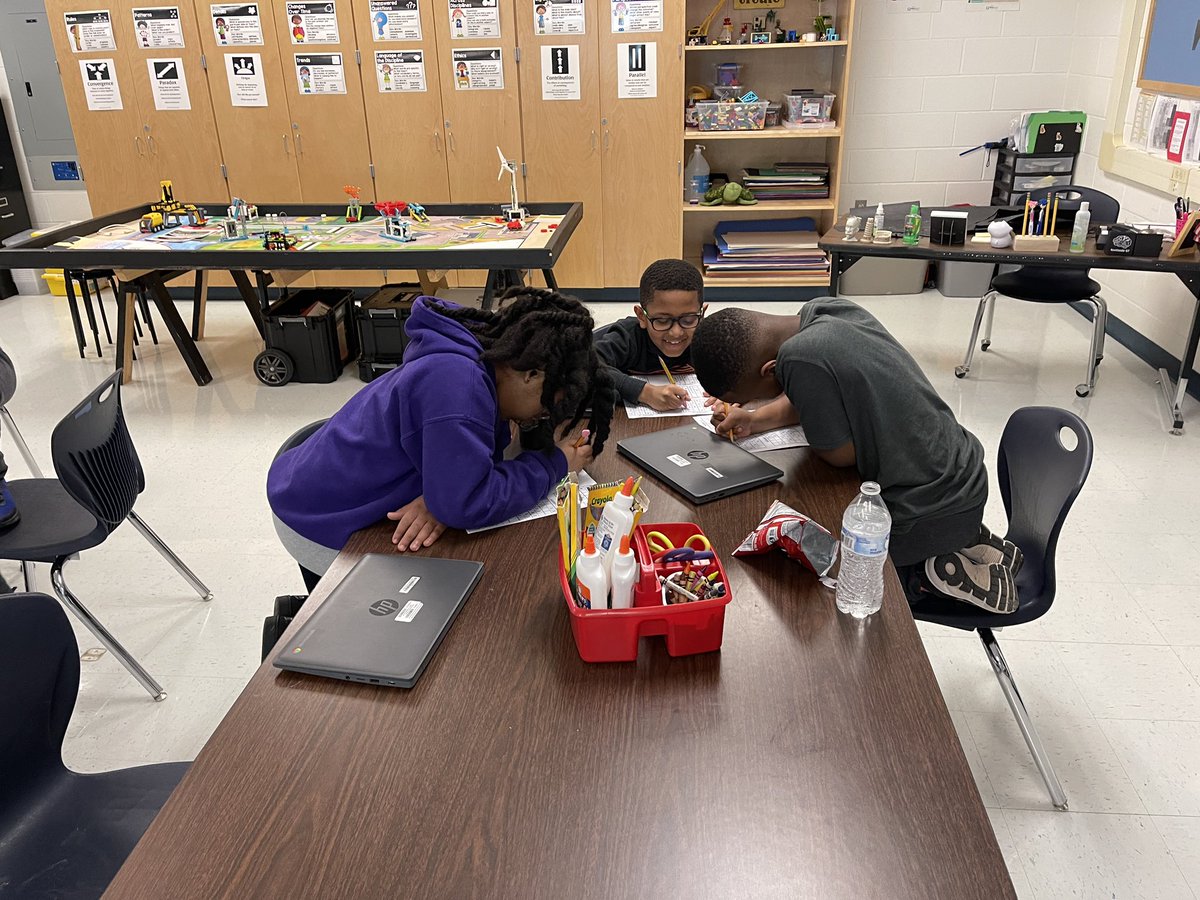 osierra022's tweet photo. GT students practicing perseverance and using teamwork to solve Sudoku problems. They were worried at first, but they jumped in and got to work. They did an amazing job! @NISDGTAA #rootedboldt @NISDBoldt #whygt https://t.co/oEB4EykX66
