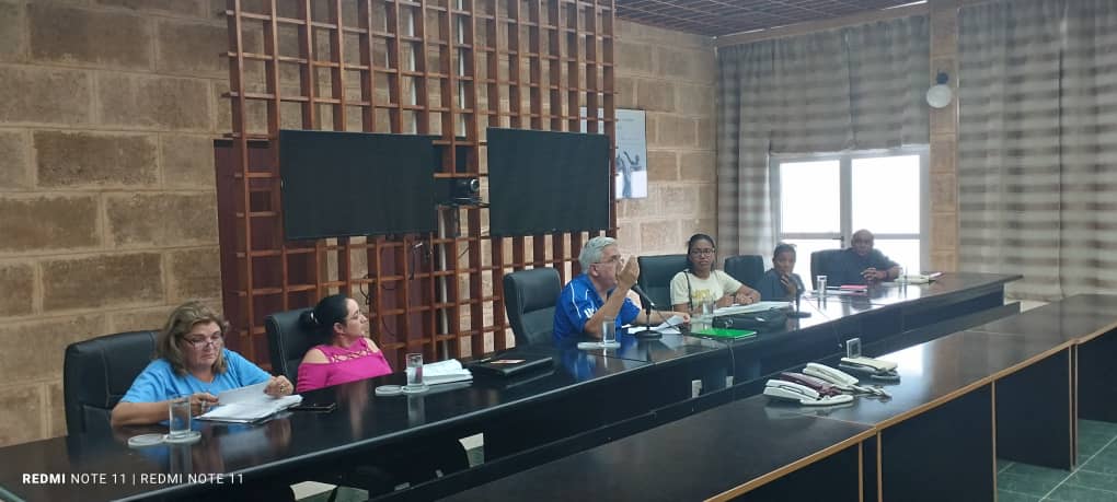 Con la presencia de Fernando Jacomino viceministro de Cultura se desarrolla intercambio con la Empresa de la música, artistas y órganos globales de la economía evaluando la comercialización de los artistas en #CiegodeAvila #LatirAvileño <a href="/Invasorpress/">Periódico Invasor</a> <a href="/DisleyAcosta1/">Disley Lopez</a>