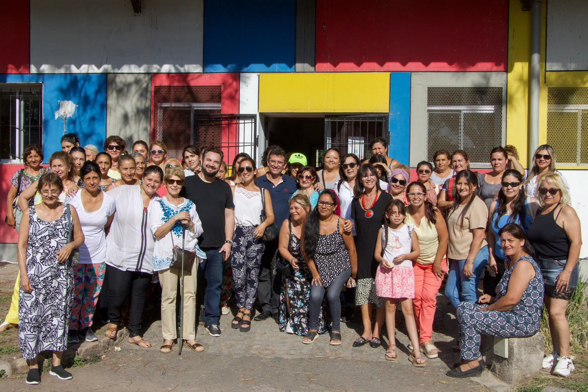De la mano de las compañeras <a href="/CuyiCarrillo/">Cuyi Carrillo</a>, Verónica Ale y <a href="/susanacrist/">susana c. robles</a> se está logrando que más mujeres mejoren sus habilidades, consigan trabajo y den un paso más en su independencia económica.

#MujeresDePie
#PrimeroLaGente