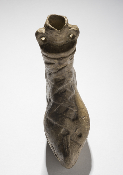 MacquarieMuseum's tweet photo. Our #objectoftheday today is MU3255, a #skeuomorph flask moulded as a foot wearing the #caliga (a cross-laced boot) that were worn by #centurions.
A #skeuomorph is an object that retains practical design features as ornament (such as electric lights shaped like candles!) #MUHM https://t.co/I1J6iU7P9e