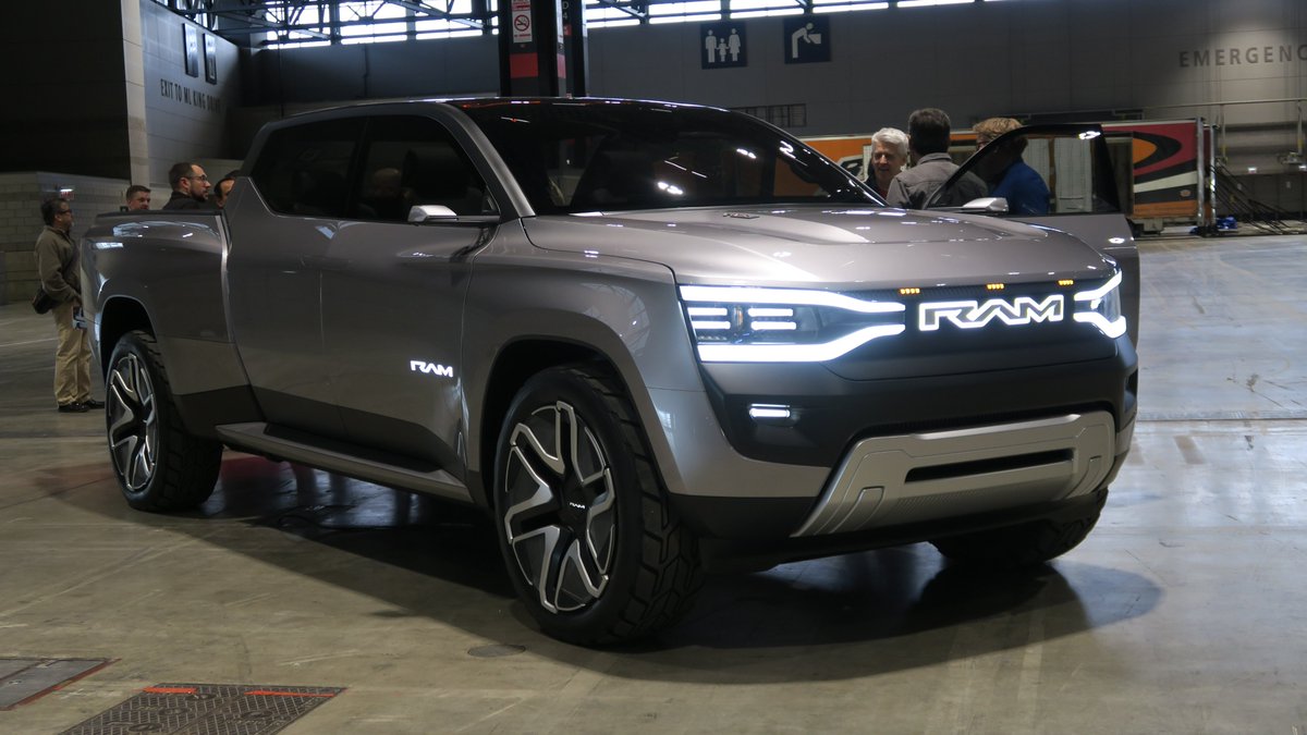 RWDonDemand's tweet photo. Concepts from the 2023 Chicago Auto Show: Buick Wildcat, Dodge Charger Daytona, Ram Revolution, Chrysler Airflow.  #buickwildcatconcept, #dodgechargerdaytonaconcept, #ramrevolutionev, #chryslerairflowconcept, #rwdondemand https://t.co/OV9gFl0pMu