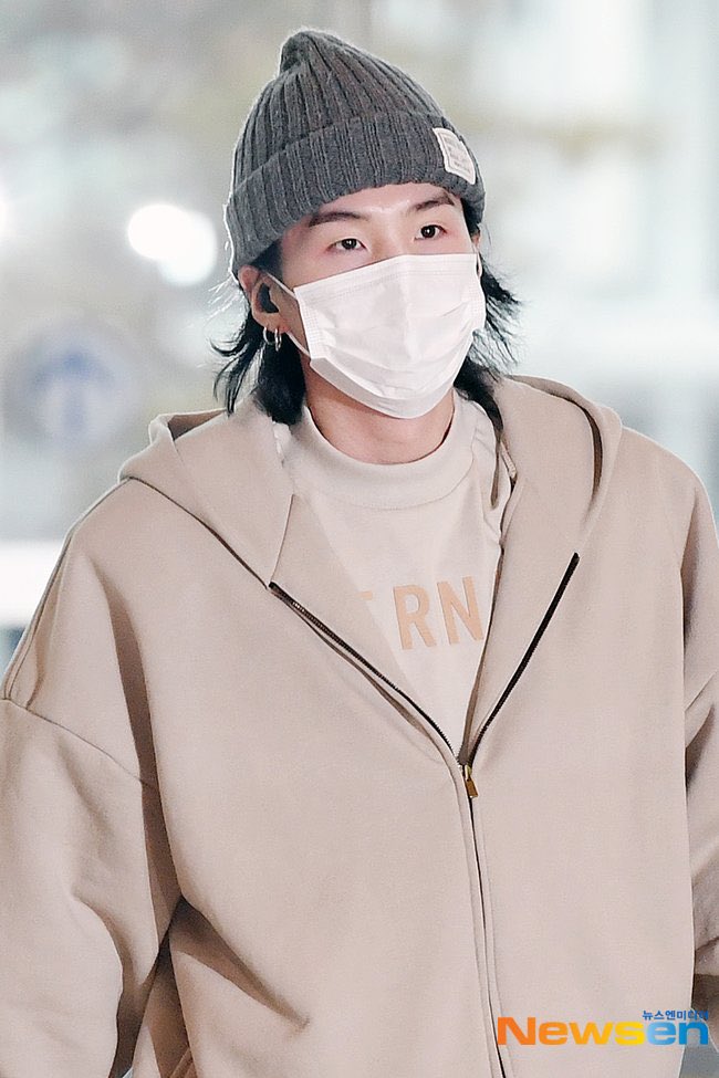 BTS Updates, News & Charts ⁷ on X: [📄UPDATE] @BTS_twt #SUGA has arrived  at the ICN airport for departure to Bangkok, Thailand..! HAVE A SAFE FLIGHT  SUGA ✈️💜  / X