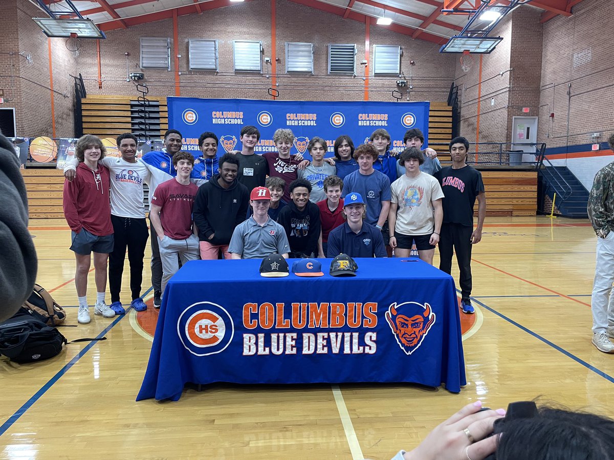 JakeCourville1's tweet photo. Excited to make it official today. Can’t wait for the next 4 @PrivateersBSB @DaxNorris @philly1021 https://t.co/hrU5pueTAO