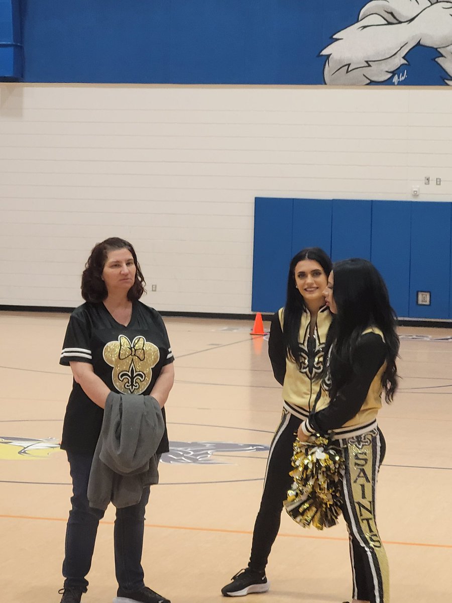 Thank you New Orleans Saints for bringing the NFL Play Experience to our school today!! Students had a wonderful time of football trivia, football throwing, tshirts, prizes, and more!