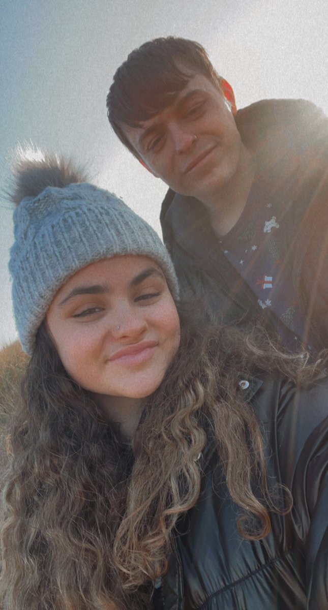 jerrieslovebot's tweet photo. happy 21st to my bestie🫶🏼 so grateful for you hope you have the best day ever u deserve it🤍🤍 need to see you asap xx @HOTWASABl https://t.co/UeT99JeaFZ