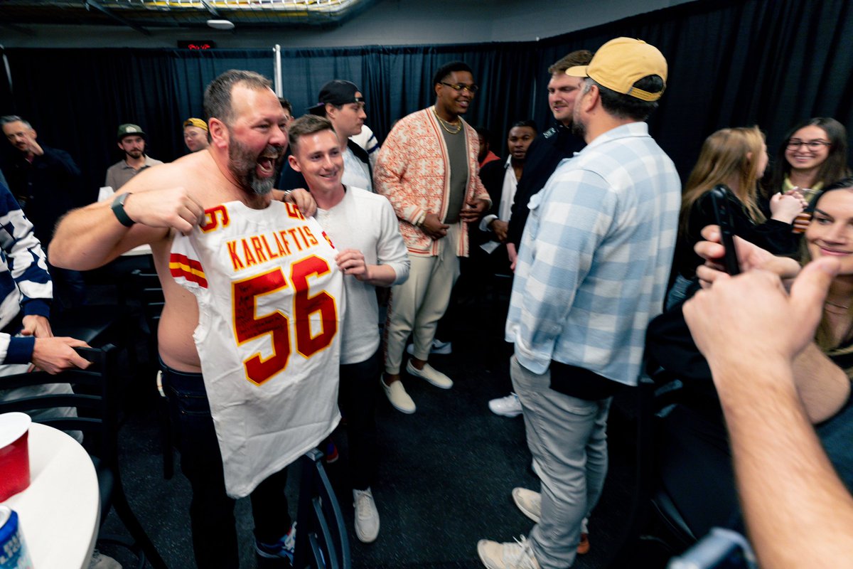 bertkreischer's tweet image. TEMPE I LOVE YOU!!! See you for THREE more shows with @marknorm and @Shanemgillis. LETS PARTY