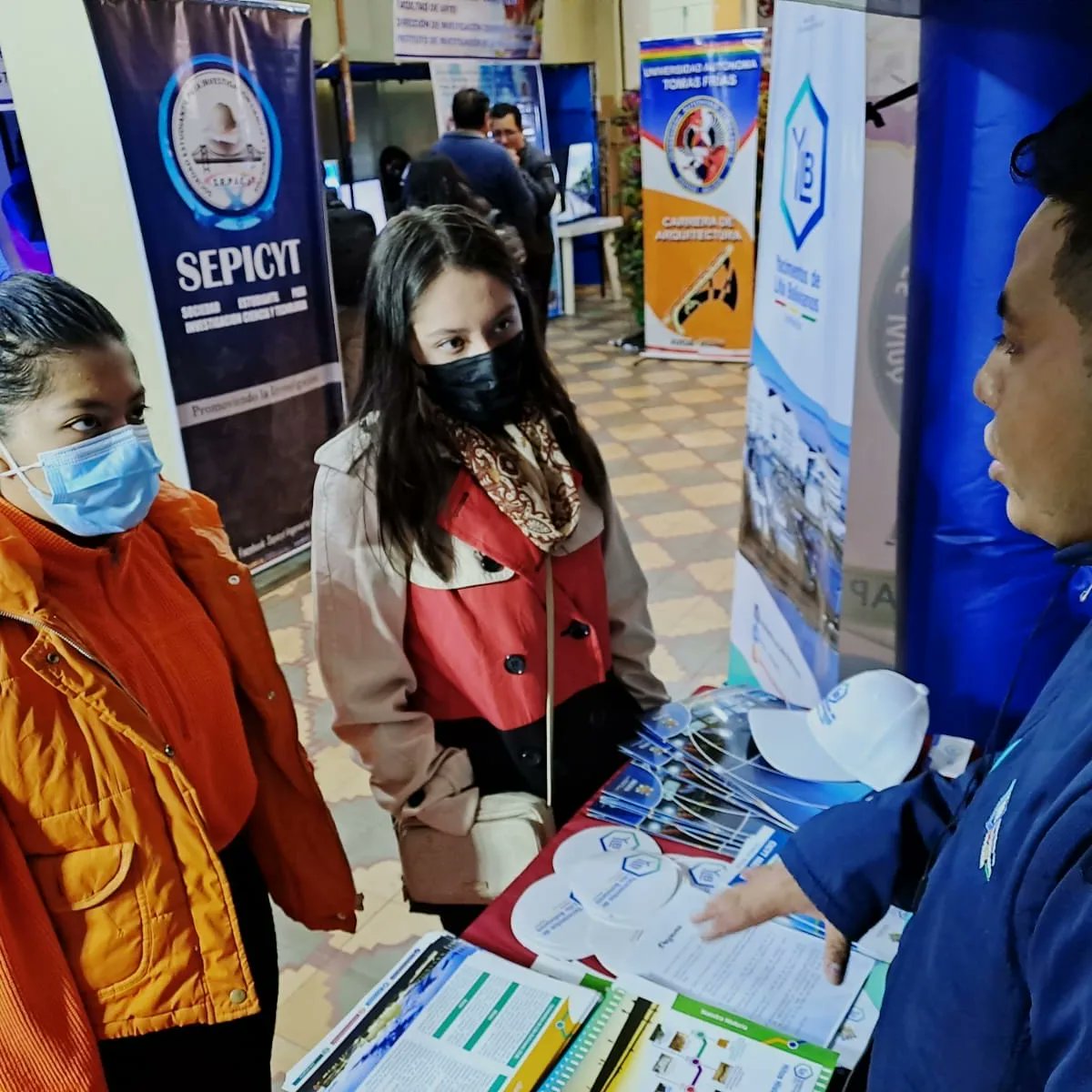 litio_boliviano's tweet photo. #Hoy | Socializamos las baterías, carbonato de litio y cloruro de potasio que producen nuestras plantas piloto, durante la feria de investigación, ciencia y tecnología del sistema universitario #CEUB en la Universidad Autónoma Tomás Frías, de la ciudad de #Potosí
#BoliviaEsLitio https://t.co/MT1XZFqgdK
