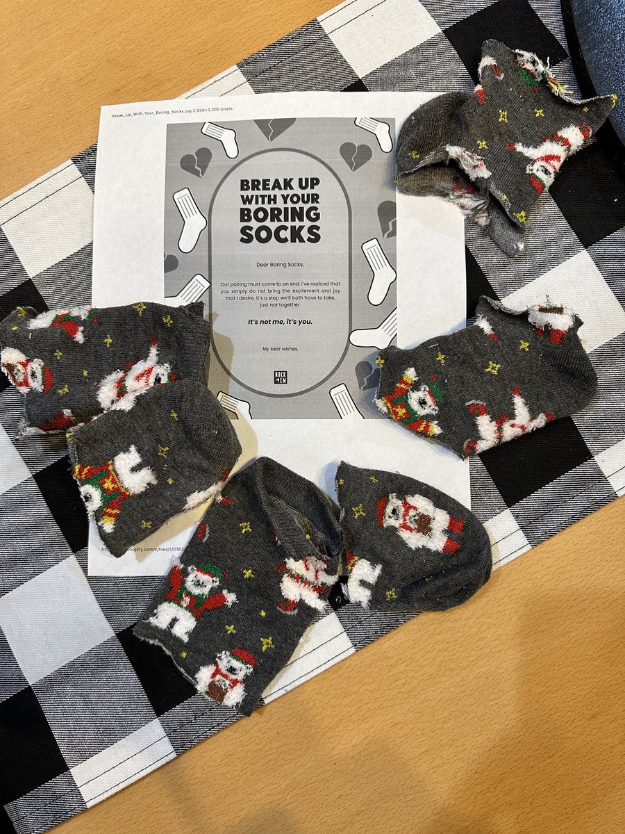 samplingia's tweet photo. @RockEmSocks #breakupwithboringsocks https://t.co/euqtInMEWG