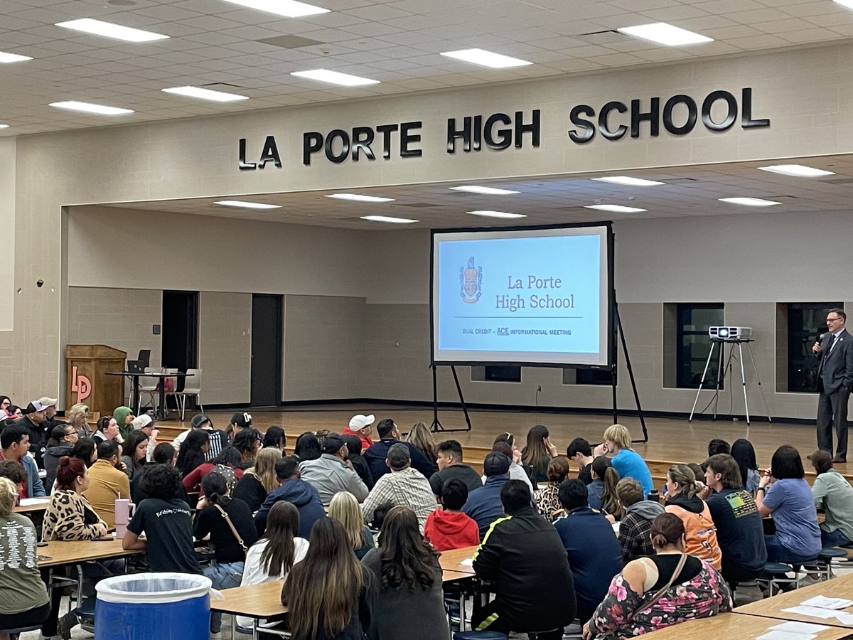 DrBrownEDU's tweet photo. ACE - Accelerated College Education @LaPorteTXHS parent informational meeting tonight! It’s great to see our parents and students ready to begin college courses while still @LaPorteTXHS #LPPride https://t.co/21ZVW6YJBh