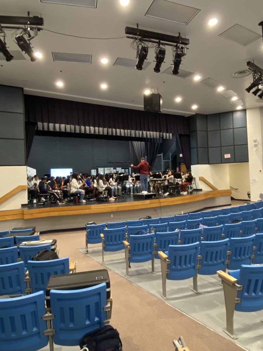 MrsManningMusic's tweet photo. Our students benefited from working with Mr. Foreman and Mr Miller today! We’re lucky to have such great colleagues in the champe pyramid! @ChampeBand @LCPS_Mercer https://t.co/KzysR9TBJA