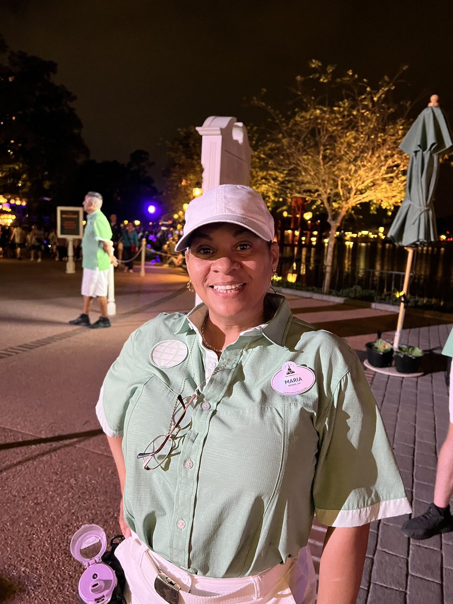 ChaoticallyYour's tweet photo. @WaltDisneyWorld  Maria over at the Disney on Broadway stage is so friendly and helpful!  She made our day!  #castcompliment https://t.co/b9WxcBsxo6