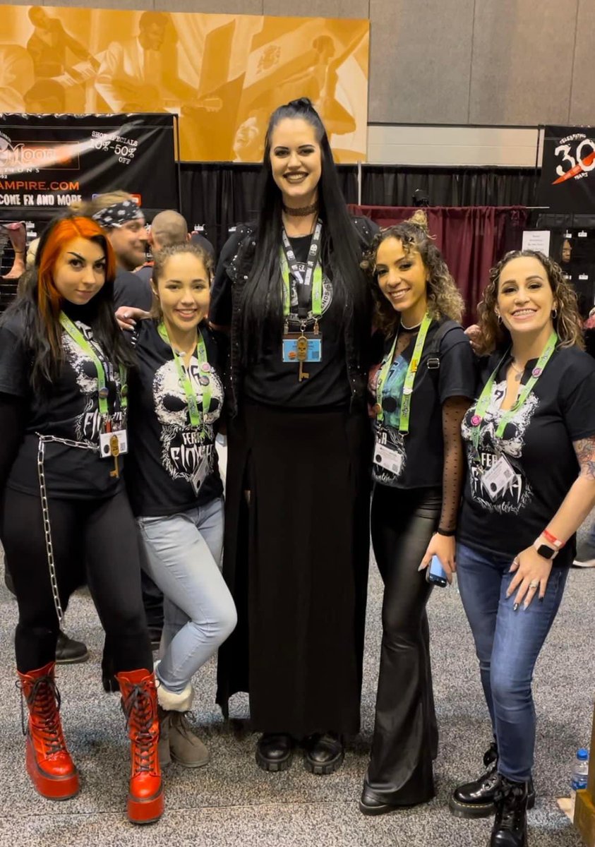 Ms_Motivator's tweet photo. Had a blast with #MyBoos at #Transworld #LatePost https://t.co/chtlonOVNT