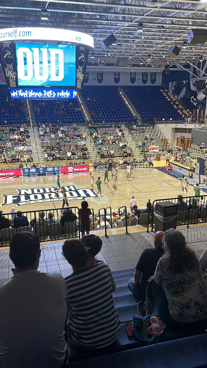 JYurkoski's tweet photo. Watching my guy, and former SJU Hawk, Dahmir Bishop here in Jacksonville.
Bishop already with 5 points including a 3 pointer, a steal, a dunk, and a few rebounds.
#THWND #MidMajorBasketball https://t.co/yqxwm1GnsV