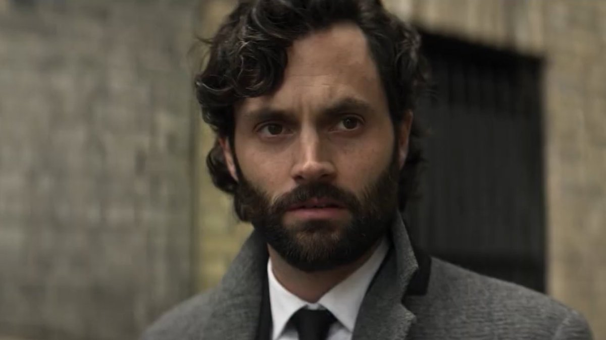 TDiamApple's tweet photo. La saison 4 de YOU sur Netflix détrône clairement toutes les précédentes saisons, l'évolution de Joe est incroyable il s'efforce d'être une bonne personne. Et on le ressent vraiment par ces actes, franchement une dinguerie et j'attends la partie 2 avec une impatience folle !! https://t.co/x9dVZCo25A