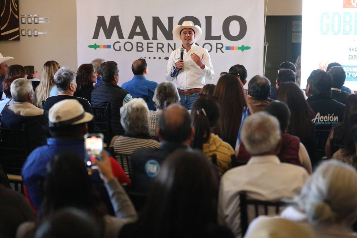 manolojim's tweet photo. Por amor a #Coahuila y nuestras familias conformamos una gran alianza ciudadana para mantener lo bueno que tenemos, innovar y cambiar lo que se tenga que mejorar. Nos reunimos con la militancia de Acción Nacional de la región Carbonífera y 5 Manantiales con quienes platicamos 1/2 https://t.co/wXV5jjLq1u