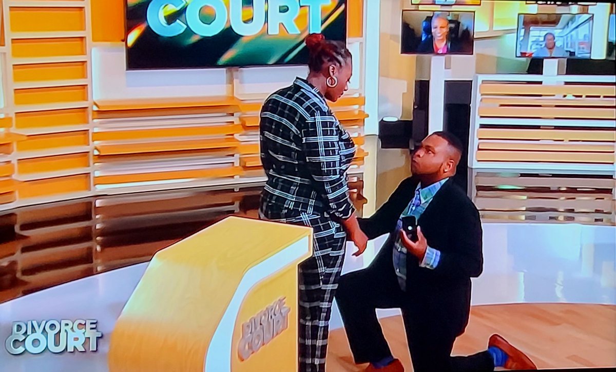 DONETHUGIN_CIAO's tweet image. Here we go again...
When they propose on #DivorceCourt knowing they're on Divorce Court; it's so cringy. 😂