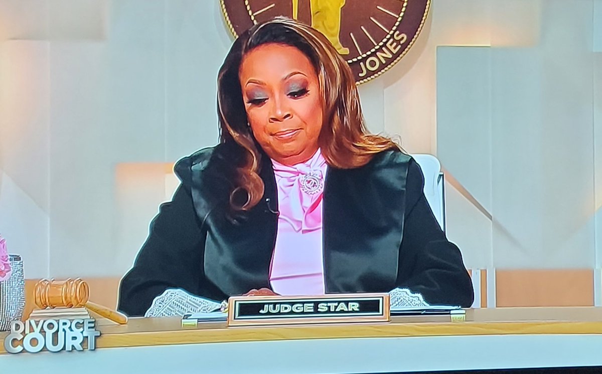 DONETHUGIN_CIAO's tweet image. Here we go again...
When they propose on #DivorceCourt knowing they're on Divorce Court; it's so cringy. 😂