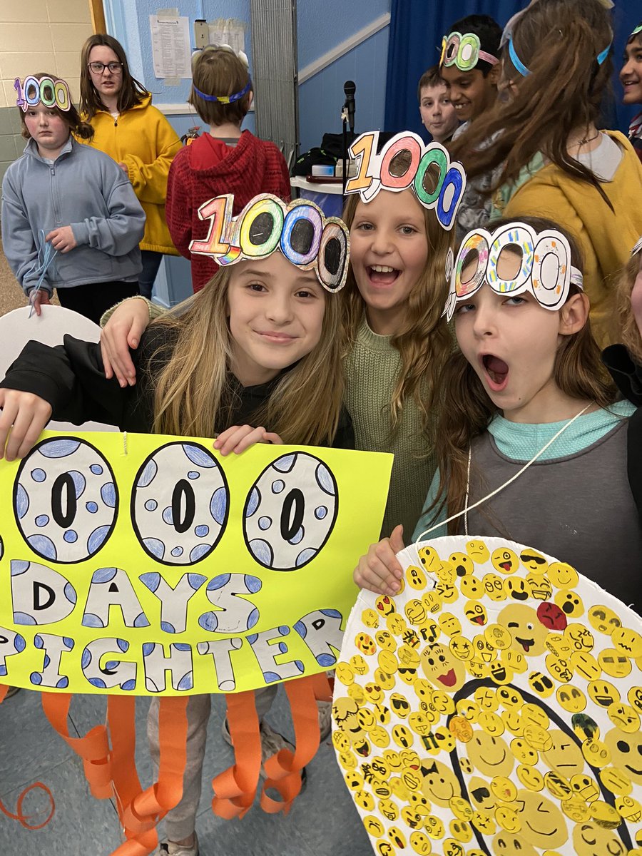 Deb58201864's tweet photo. 1000th days smarter! These 5th graders celebrated their 1000th day of school today!! @MtView07836 @melandyk @JOlsyn1109 https://t.co/GhndZhdS4p
