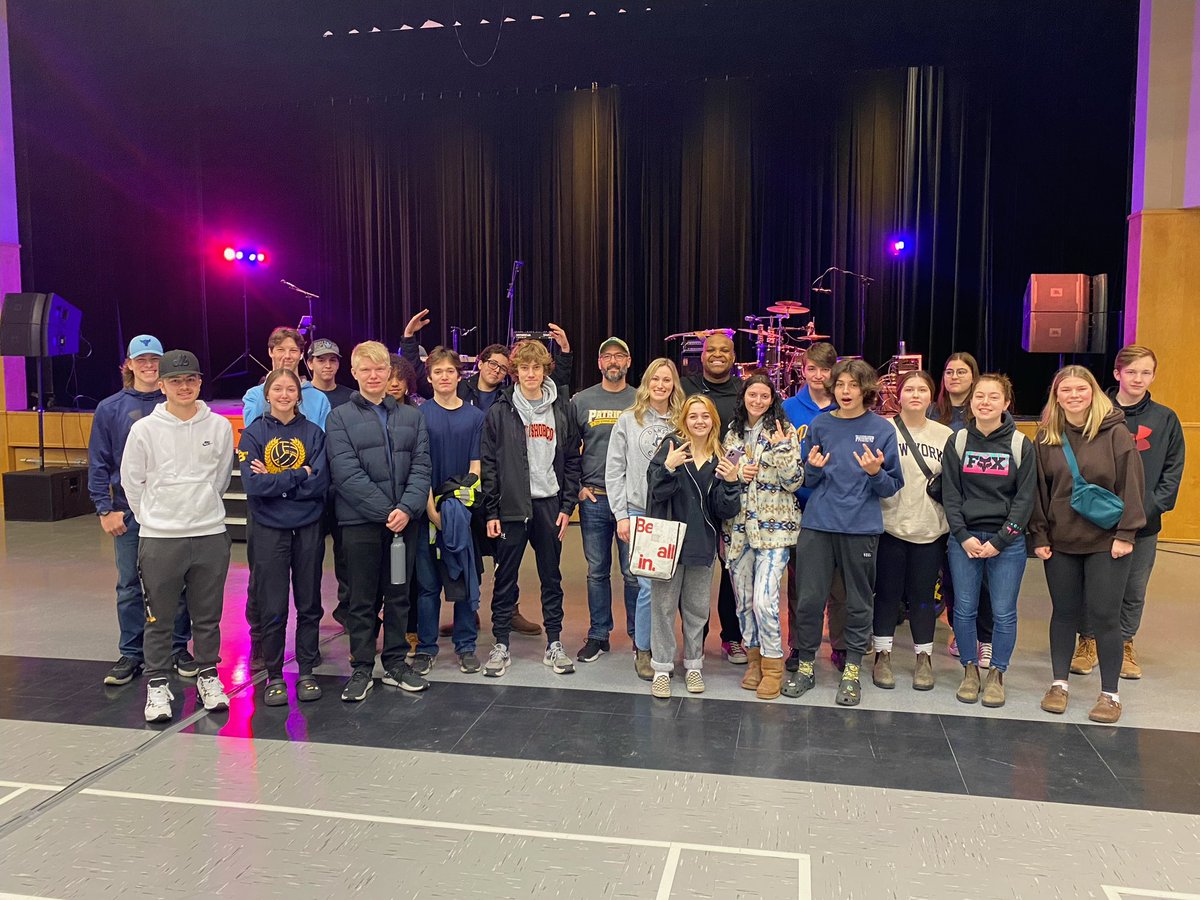 julia_mme's tweet photo. Merci @YaoMusique pour un excellent spectacle! 🎵 Nous nous sommes amusés! @CscProvidence @Cscp_CI @ESCPainCourt https://t.co/V52M0qL41B