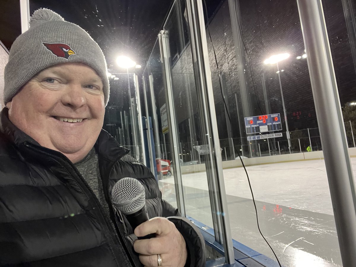 Let’s play hockey! (Outside) for the last home game of the year for ⁦<a href="/CRCardinals/">CRHS Activities</a>⁩ hockey! #AHSchools