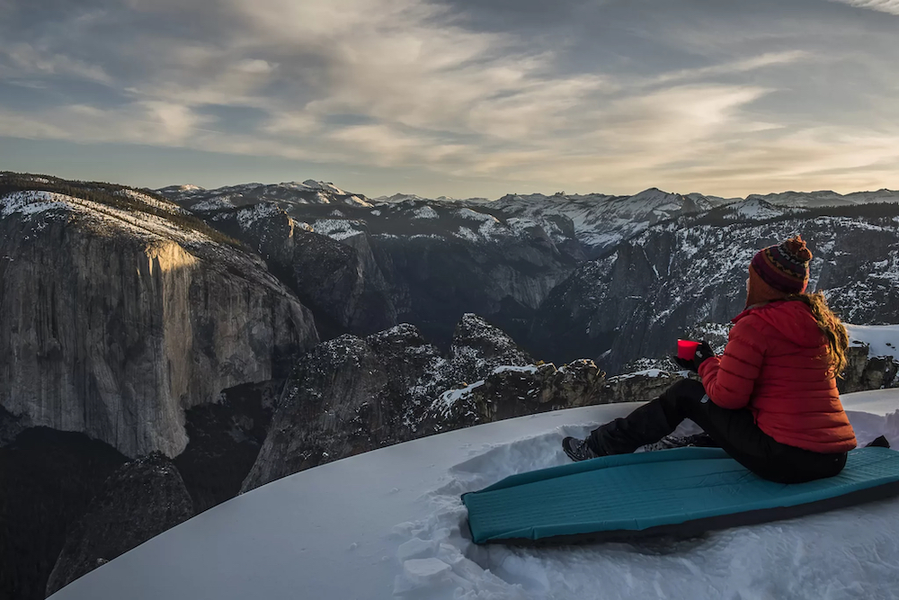 Winter ❄️ is by far the least crowded time of year. To get a glimpse of what #JohnMuir saw in #YosemiteValley, you'll want to strap on a pair of #snowshoes. From #GlacierPoint to #DeweyPoint and even #BadgerPass, there's lots to explore.

👇
californiahighsierra.com/trips/snowshoe…