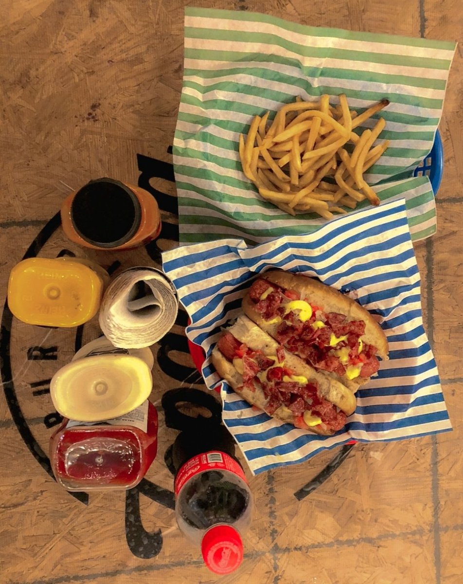 LuisFelipe1210_'s tweet photo. Amigos los invito a conocer un pequeño emprendimiento en villahermosa "Topanga Burger", los atenderé con mucho gusto, tambien les agradecere su rt 🙏🏽🍔🍟🌴 #topangueate https://t.co/ODDxov7NaA