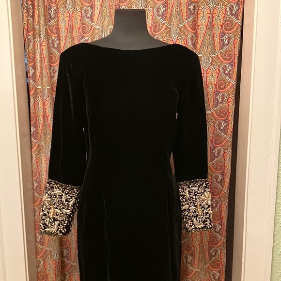 Lady_Channail's tweet image. So good I had to share! Check out all the items I'm loving on @Poshmarkapp #poshmark #fashion #style #shopmycloset #victorcosta: posh.mk/MlLq0wibixb
