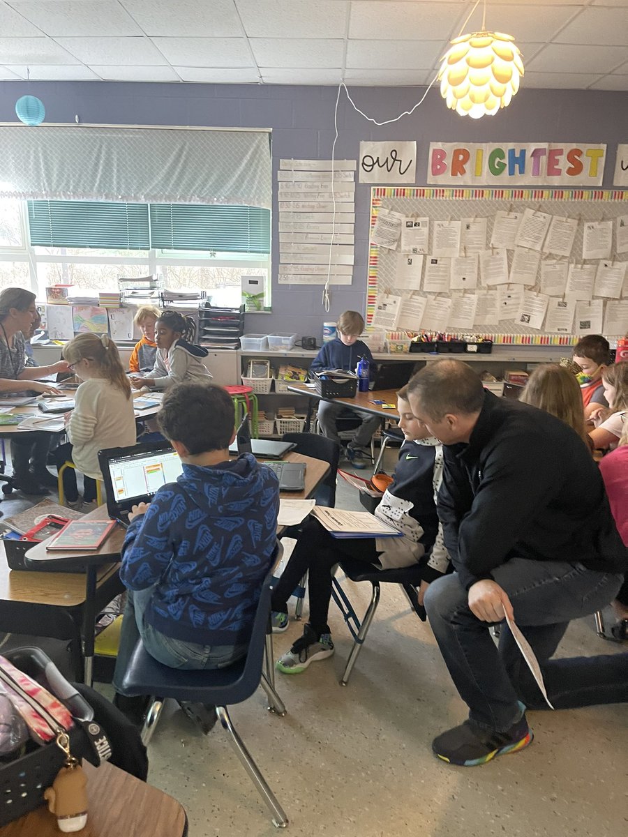 cheetahstweet's tweet photo. We really enjoyed having so many guests from across #WEareLakota and Central Office Curriculum Depart. for a Learning Tour around Cherokee this week!  Some of our @6Cheetahs welcomed them. Our guests were impressed!! Thanks for visiting! #cheetahpride #WEchooseLakota https://t.co/8jdKzbDRnU