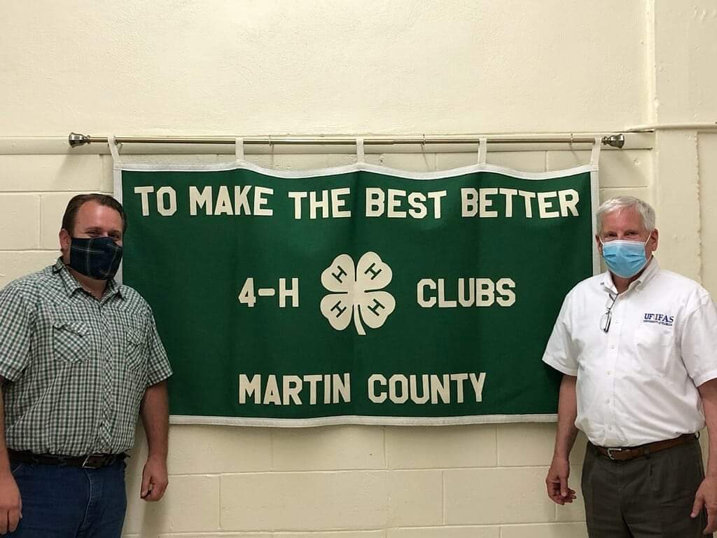 DavidHafnerx6's tweet photo. Two years ago today I met @IFAS_VP as he visited UF/IFAS Extension Martin County. Who knew then that I'd be working under him now as the Martin County 4-H Agent. We make plans, God laughs and says watch this. @UF_IFAS @Florida4H https://t.co/TDJty2MFyt