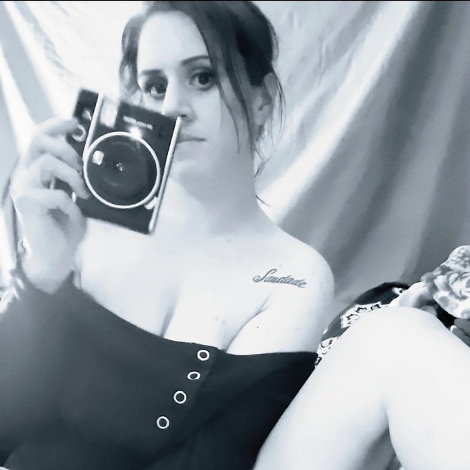 #NewProfilePic #instax #selfie https://t.co/bQFbhg7VdL<a href="/tag/newprofilepic"class="tags">#NewProfilePic</a><a href="/tag/instax"class="tags">#instax</a><a href="/tag/selfie"class="tags">#selfie</a>