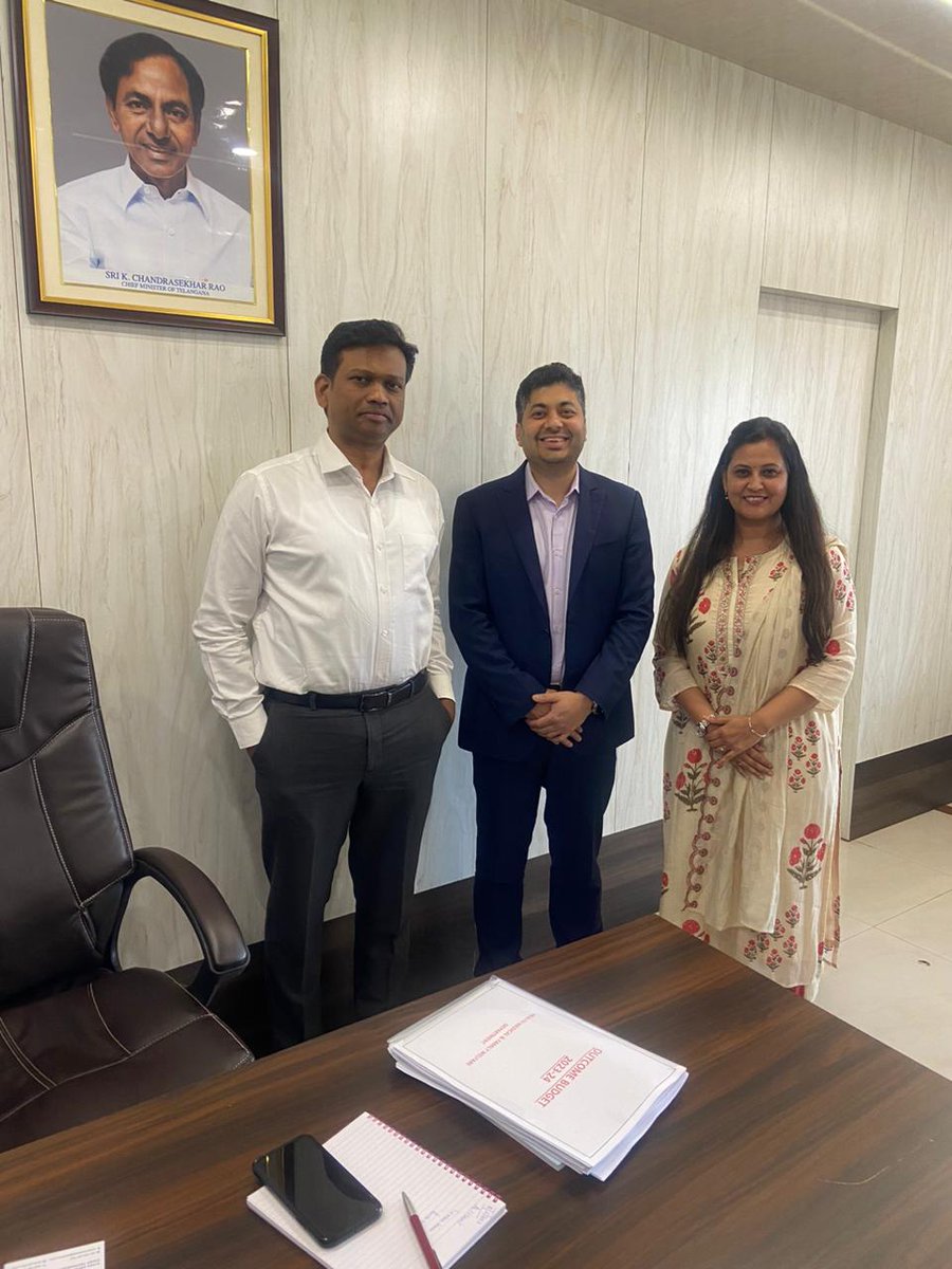 vivkris's tweet photo. Great chat with @GangadharTaduri about the importance of Clinical Productivity, Patient flow and Patient safety in a busy public hospital (NIMS Hyderabad) environment. https://t.co/BZuuH6HrE2