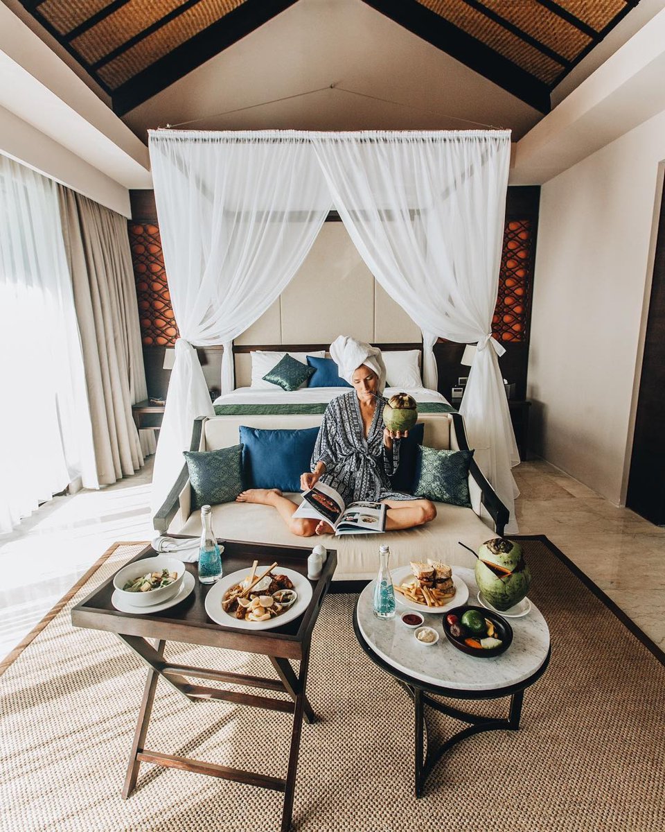 Indulge in a day of luxury with delectable in-villa dining 🥗 🥪 and page-turning reads 📖 Picture perfect moments await! 📷 by (@)taramichellebrose #SamsaraUbud #Ubud #Bali