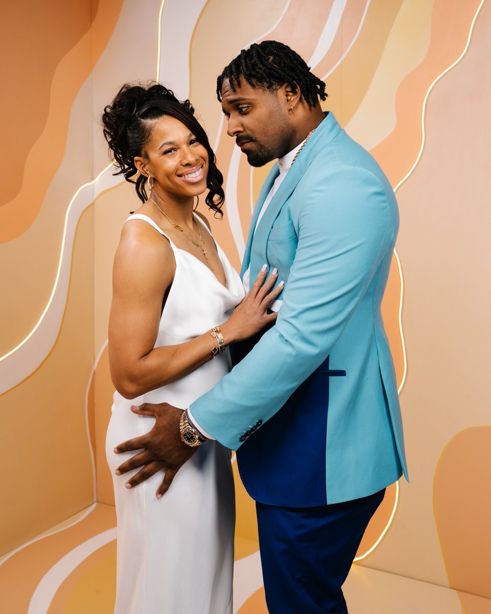 NFL's tweet photo. Relationship goals. @camjordan94 

📺: #NFLHonors -- 9pm ET on NBC https://t.co/yg1TMdxtry