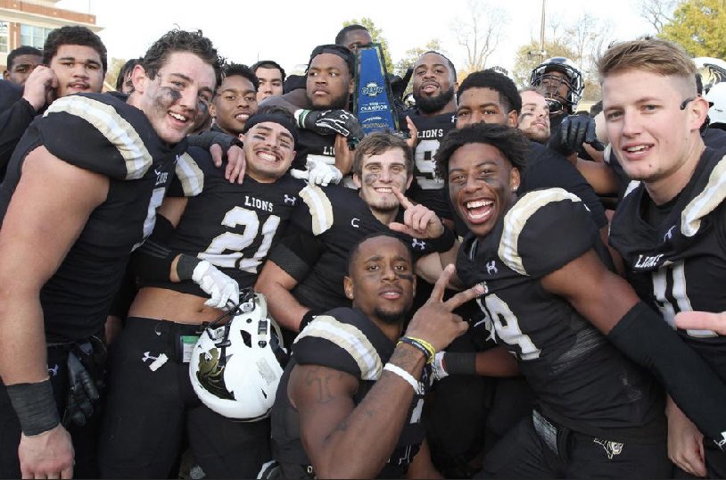 JesseSmith_38's tweet photo. Blessed to receive an offer from lindenwood university @stugfb @SCHS_prospects https://t.co/1KOyC5PiHb