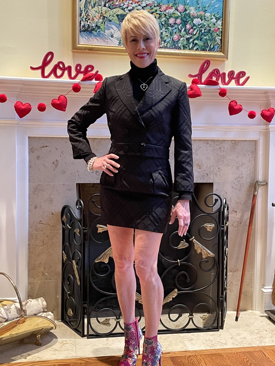 PaulaMaier3's tweet image. Tonight we went out to a restaurant owned by my dear friend who recently died from cancer as a sign of support.
What a waste to take such a creative, loving, brilliant man 😔

#cancersucks #whatawaste #greatchef #🌟🌟🌟🌟chef #rip #dinnerout #supportoneanother